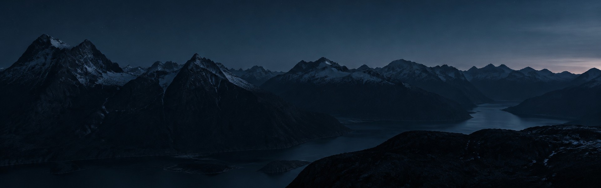 Berglandschaft im Abendlicht